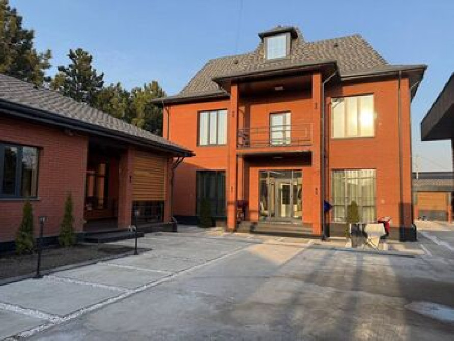 Дом, 300 м², 7 комнат, Риэлтор, Дизайнерский ремонт Бишкек - сүрөт 1