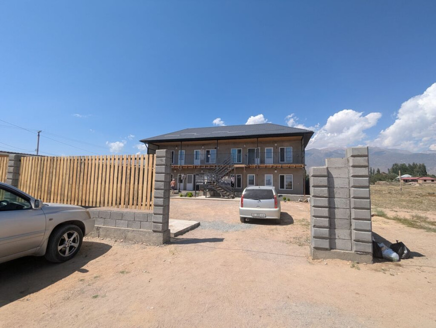 Коттедж, 180 м², 8 комнат, Собственник, Евроремонт Бишкек - сүрөт 1