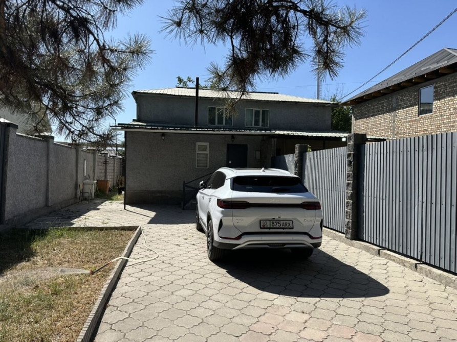 Дом, 300 м², 8 комнат, Собственник, Евроремонт Бишкек - сүрөт 1