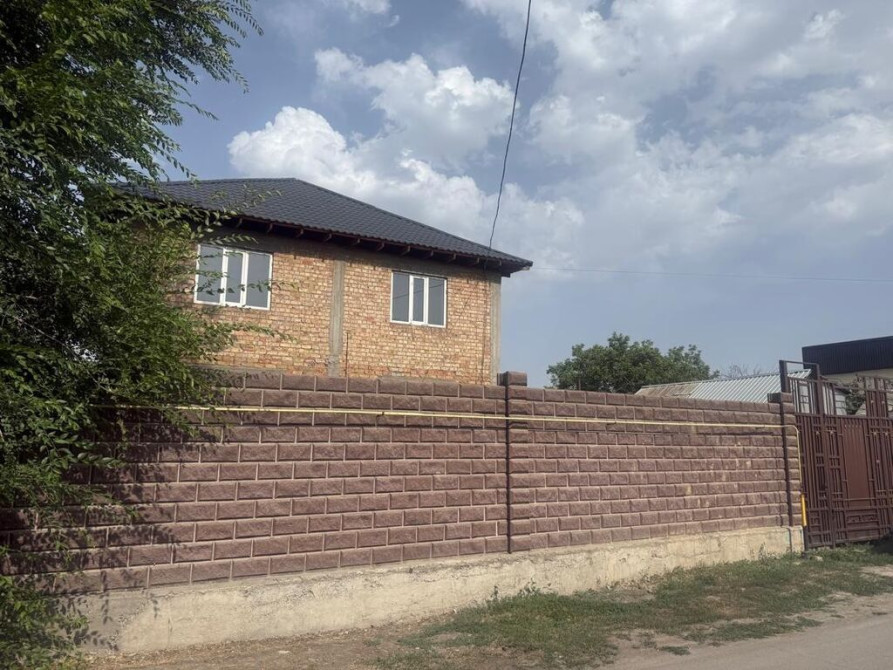 Дом, 300 м², 8 комнат, Собственник Bishkek - photo 1