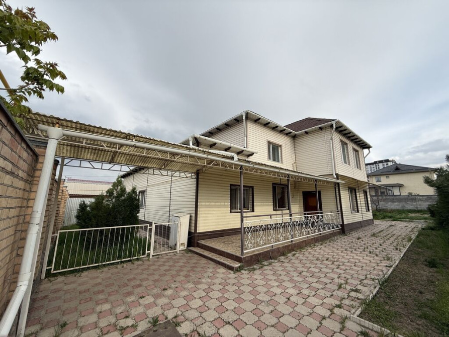 Дом, 300 м², 8 комнат, Собственник, Косметический ремонт Bishkek - photo 1