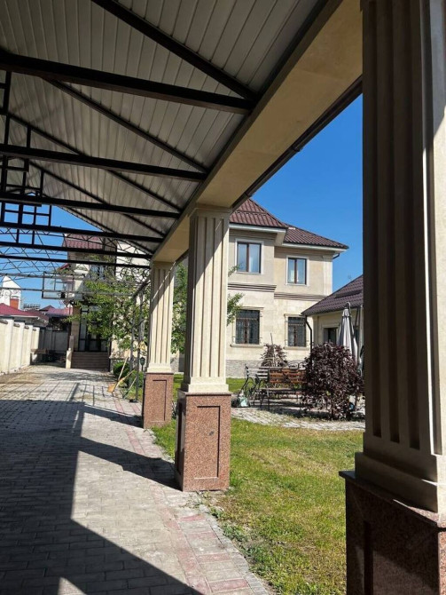 Дом, 300 м², 8 комнат, Агентство недвижимости Бишкек - сүрөт 1