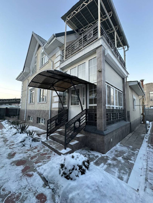 Дом, 260 м², 8 комнат, Агентство недвижимости, Евроремонт Bishkek - photo 1