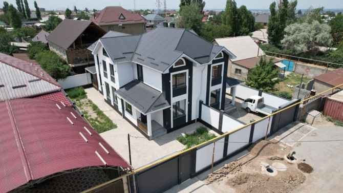 Таунхаус, 220 м², 8 комнат, Собственник, Евроремонт Бишкек - сүрөт 1