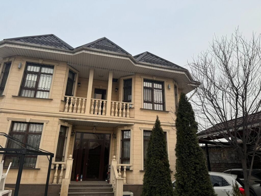 Дом, 200 м², 8 комнат, Собственник, Дизайнерский ремонт Бишкек - сүрөт 1