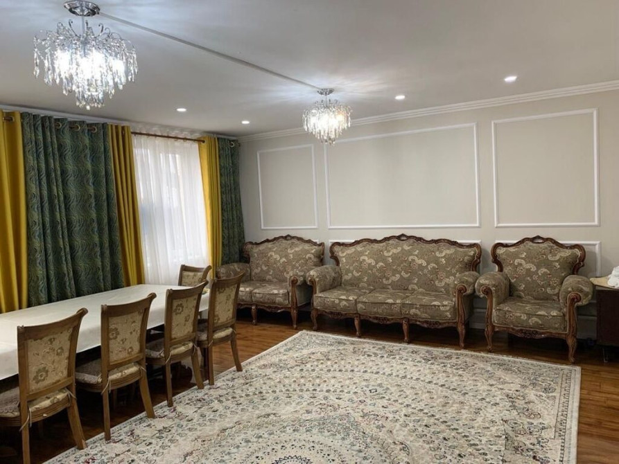 Дом, 200 м², 8 комнат, Агентство недвижимости, Евроремонт Bishkek - photo 1