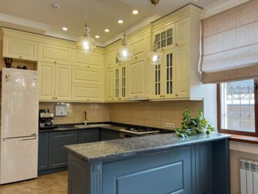 Дом, 400 м², 9 комнат, Агентство недвижимости, Дизайнерский ремонт Бишкек - сүрөт 2