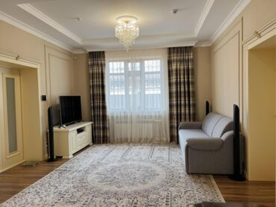 Дом, 400 м², 9 комнат, Агентство недвижимости, Дизайнерский ремонт Бишкек - сүрөт 4