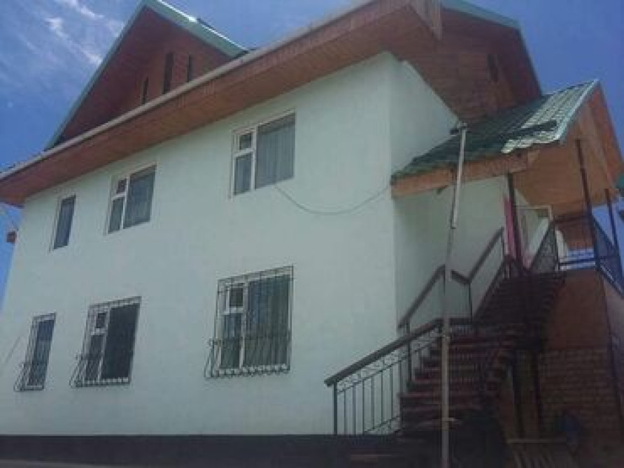 Коттедж, 210 м², 10 комнат, Риэлтор, Евроремонт Бишкек - сүрөт 2