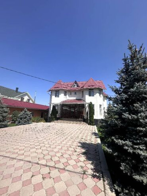 Дом, 350 м², 10 комнат, Агентство недвижимости Бишкек - сүрөт 1