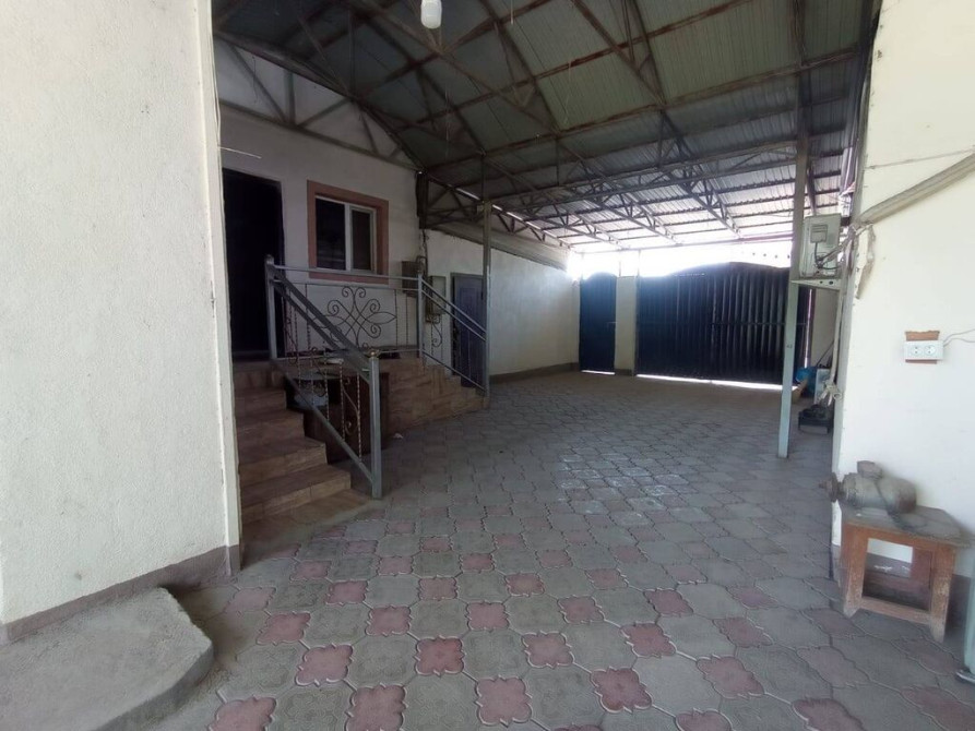 Дом, 240 м², 10 комнат, Собственник, Старый ремонт Bishkek - photo 1