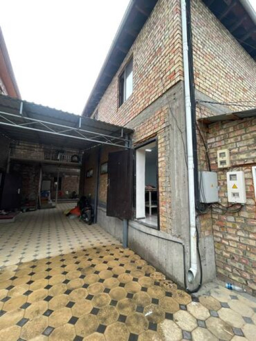 Дом, 250 м², 10 комнат, Агентство недвижимости, Евроремонт Bishkek - photo 1