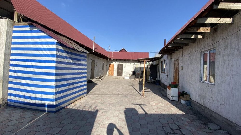 Дом, 250 м², 10 комнат, Собственник, Косметический ремонт Бишкек - сүрөт 1
