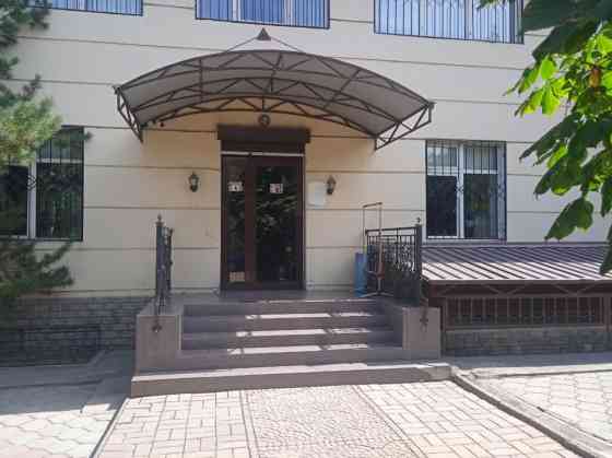 Продаю Офис 525 м², С ремонтом, Частный дом, 1 этаж Бишкек