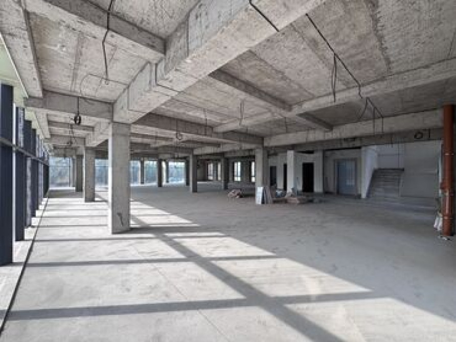 Продаю Офис 340 м², Без ремонта, Без мебели, Многоэтажное здание, 3 этаж Bishkek - photo 1