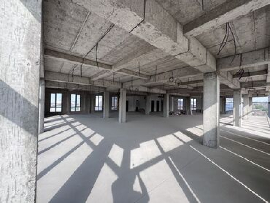 Продаю Офис 340 м², Без ремонта, Без мебели, Многоэтажное здание, 3 этаж Bishkek - photo 3