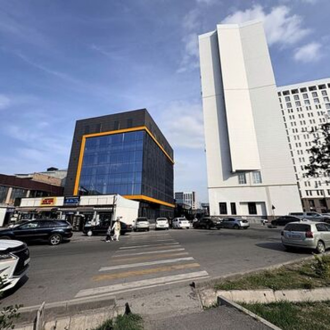 Продаю Офис 340 м², Без ремонта, Без мебели, Многоэтажное здание, 3 этаж Bishkek - photo 4