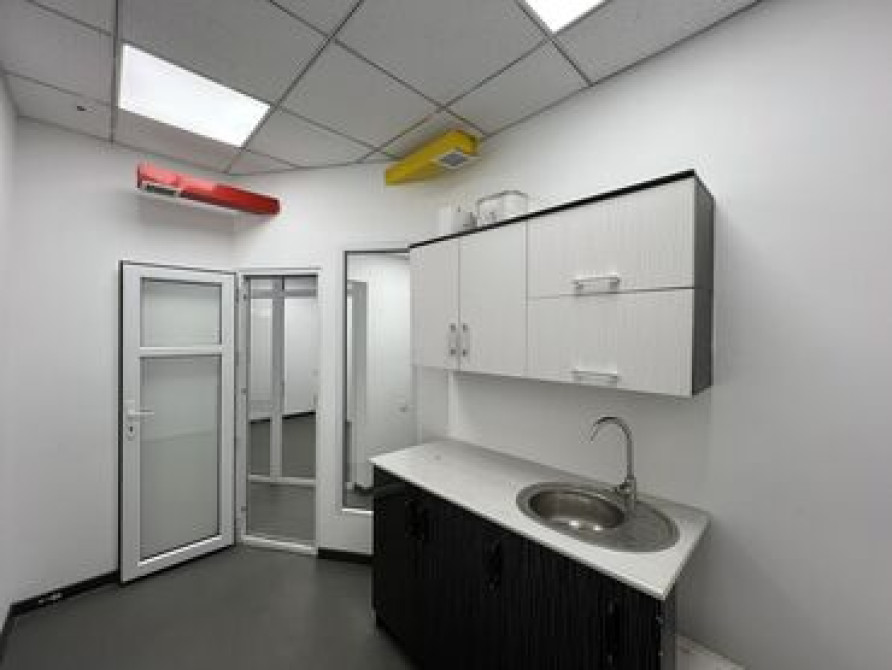 Продаю Офис 77 м², С ремонтом, Без мебели, Многоэтажное здание, Цокольный этаж этаж Бишкек - сүрөт 5