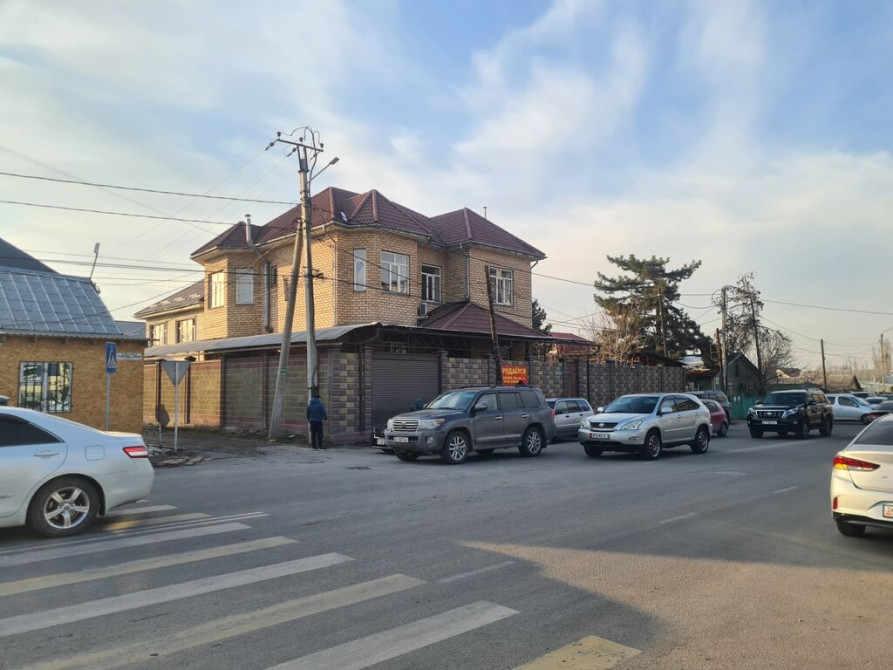 Продаю Офис 360 м², С ремонтом, Без мебели, Частный дом, 1 этаж Bishkek - photo 1
