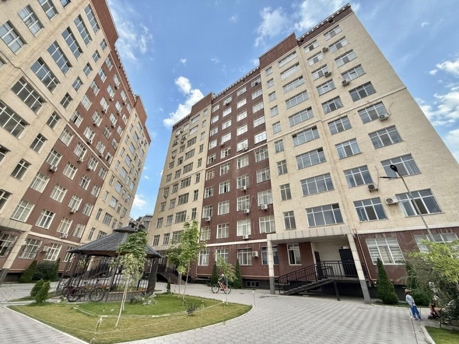 Продаю Офис 202 м², С ремонтом, Многоэтажное здание, Цокольный этаж этаж Бишкек - сүрөт 1