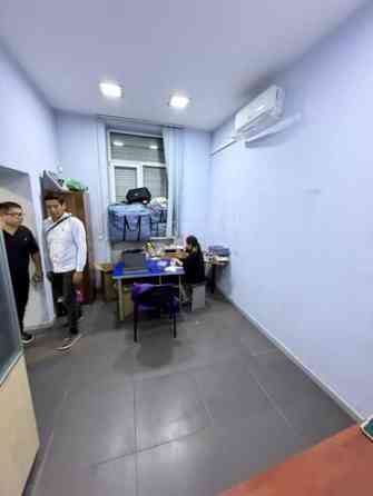 Продаю Офис 189 м², С ремонтом, С мебелью, Многоэтажное здание, 1 этаж Бишкек