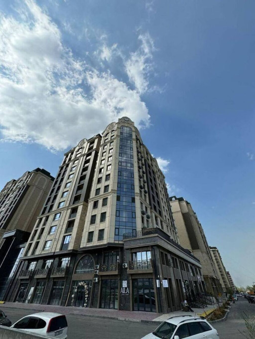 Продаю Офис 174 м², Без ремонта, Без мебели, Многоэтажное здание, 2 этаж Bishkek - photo 1