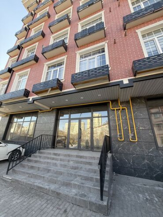 Продаю Офис 160 м², Без ремонта, Без мебели, Многоэтажное здание, 1 этаж Бишкек - изображение 7
