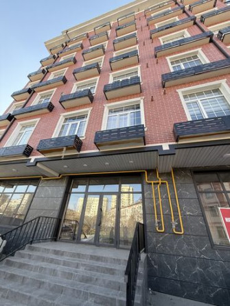 Продаю Офис 160 м², Без ремонта, Без мебели, Многоэтажное здание, 1 этаж Бишкек - изображение 7