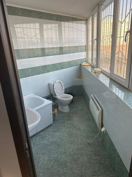 Продаю Офис 43 м², С ремонтом, Без мебели, Многоэтажное здание, 1 этаж Bishkek - photo 7