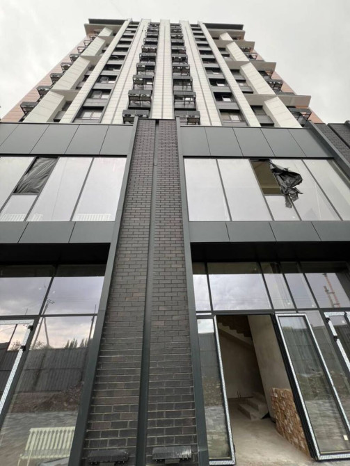 Продаю Офис 188 м², Без ремонта, Без мебели, Многоэтажное здание, 2 этаж Bishkek - photo 1