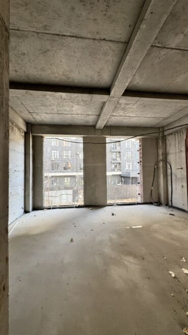 Продаю Офис 176 м², Без ремонта, Без мебели, Многоэтажное здание, 2 этаж Bishkek - photo 3