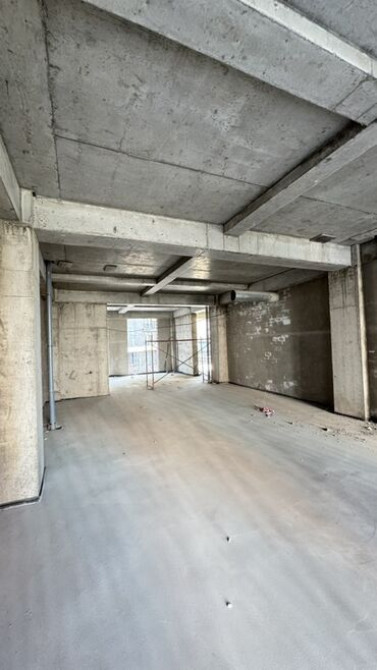 Продаю Офис 176 м², Без ремонта, Без мебели, Многоэтажное здание, 2 этаж Bishkek - photo 5