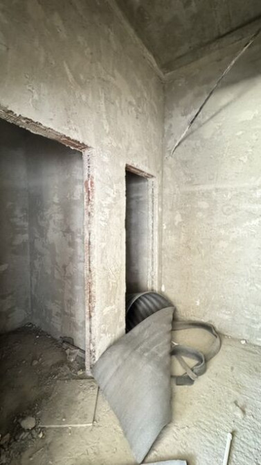 Продаю Офис 176 м², Без ремонта, Без мебели, Многоэтажное здание, 2 этаж Bishkek - photo 6