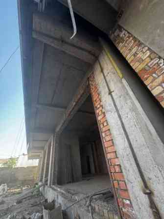 Продаю Офис 102 м², Без ремонта, Без мебели, 1 этаж Бишкек