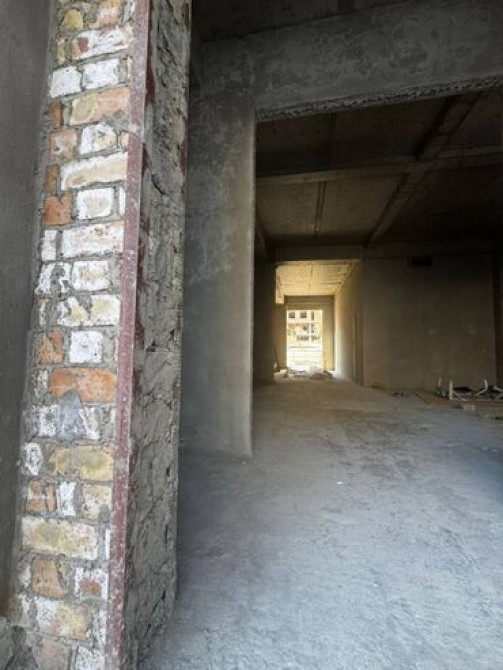 Продаю Офис 102 м², Без ремонта, Без мебели, 1 этаж Бишкек - сүрөт 4