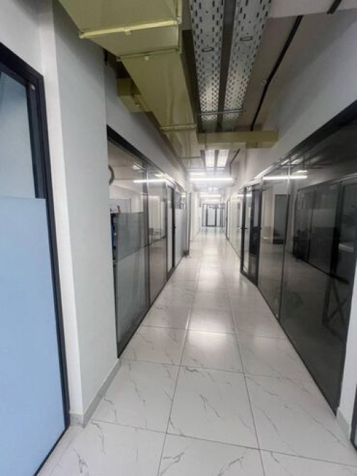 Продаю Офис 35 м², С ремонтом, Без мебели, Бизнес центр, 4 этаж Bishkek - photo 6