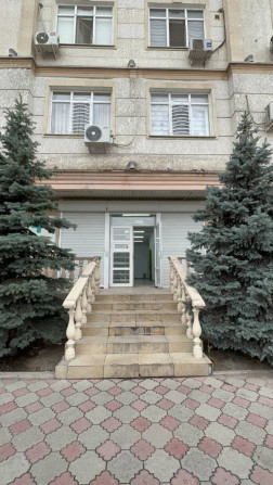 Продаю Офис 70 м², С ремонтом, Без мебели, Многоэтажное здание, 1 этаж Бишкек - изображение 1