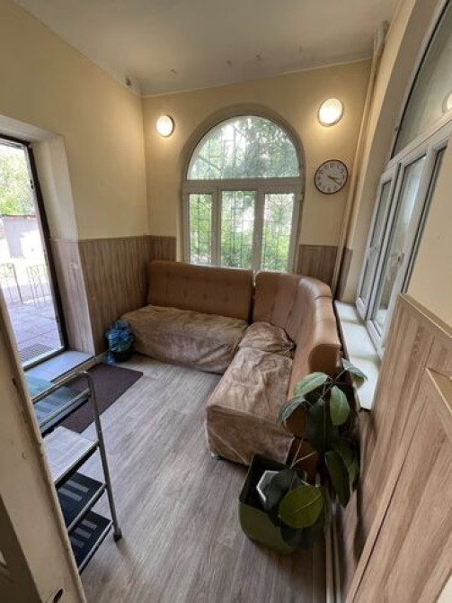 Продаю Офис 56 м², С ремонтом, Многоэтажное здание, 1 этаж Бишкек - сүрөт 2