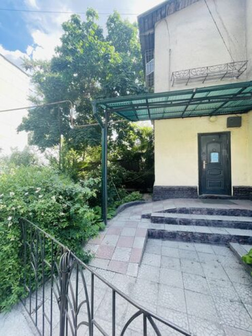 Продаю Офис 56 м², С ремонтом, Многоэтажное здание, 1 этаж Бишкек - сүрөт 1