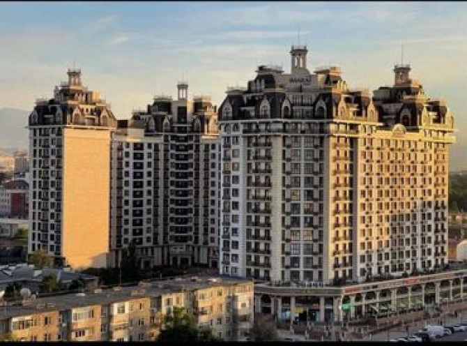 Продаю Офис 430 м², Без ремонта, Без мебели, Многоэтажное здание, 1 этаж Бишкек - сүрөт 4