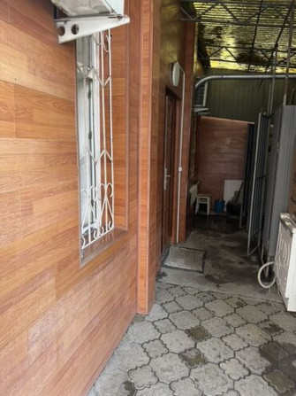 Продаю Офис 67 м², С ремонтом, Без мебели, Многоэтажное здание, 1 этаж Bishkek - photo 5
