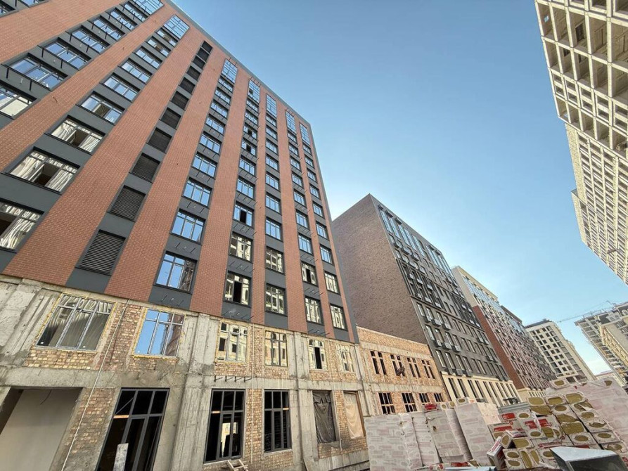 Продаю Офис 187 м², Без ремонта, Многоэтажное здание, 1 этаж Bishkek - photo 1