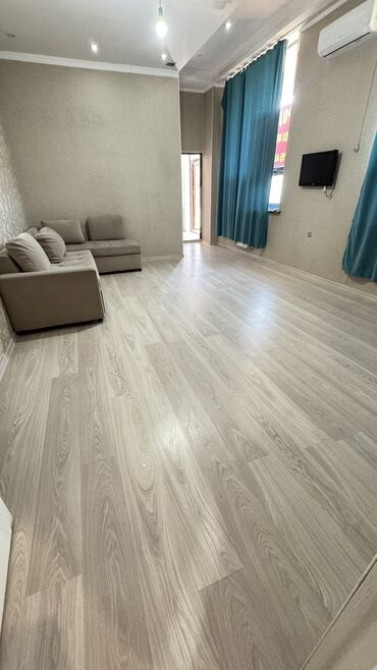 Продаю Офис 35 м², С ремонтом, С мебелью, Многоэтажное здание, 1 этаж Бишкек - сүрөт 4