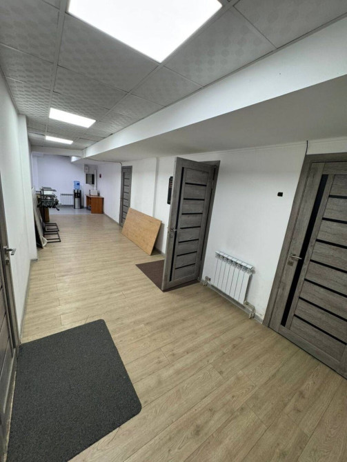 Продаю Офис 150 м², Многоэтажное здание, Цокольный этаж этаж Бишкек - сүрөт 1