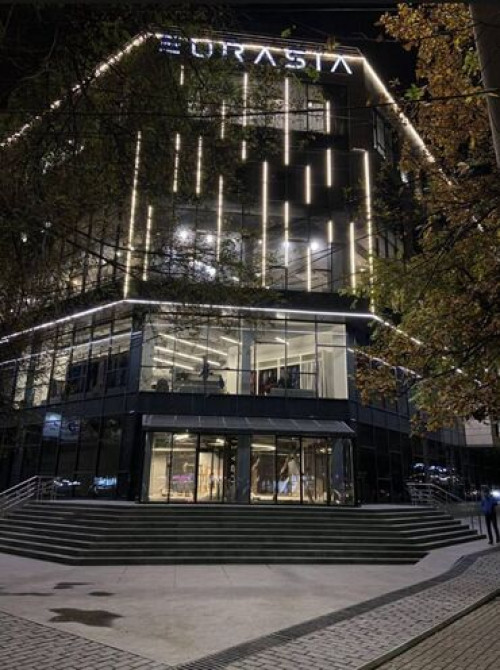 Продаю Офис 42 м², С ремонтом, Без мебели, Бизнес центр, 5 этаж Бишкек - сүрөт 1