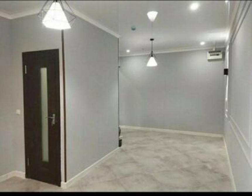 Продаю Офис 46 м², С ремонтом, Без мебели, Многоэтажное здание, Цокольный этаж этаж Бишкек - сүрөт 3