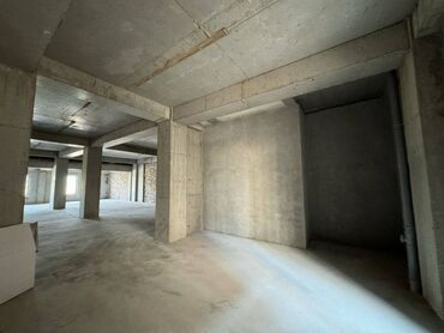 Продаю Офис 174 м², Без ремонта, Без мебели, Многоэтажное здание, 2 этаж Bishkek - photo 7