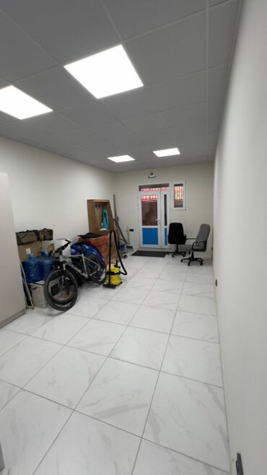 Продаю Офис 68 м², С ремонтом, Без мебели, Многоэтажное здание, Цокольный этаж этаж Bishkek - photo 3