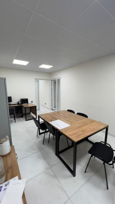 Продаю Офис 68 м², С ремонтом, Без мебели, Многоэтажное здание, Цокольный этаж этаж Bishkek - photo 5