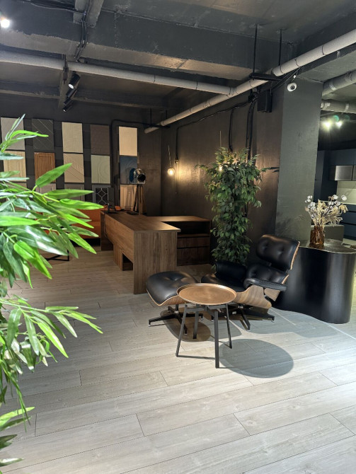 Продаю Офис 179 м², Без мебели, Многоэтажное здание, Цокольный этаж этаж Бишкек - сүрөт 1